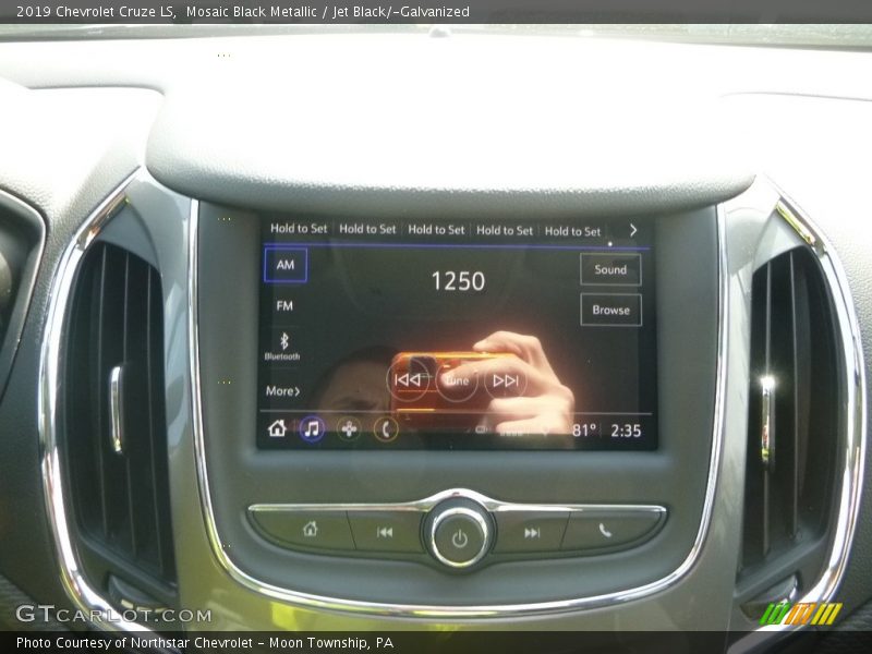 Mosaic Black Metallic / Jet Black/­Galvanized 2019 Chevrolet Cruze LS