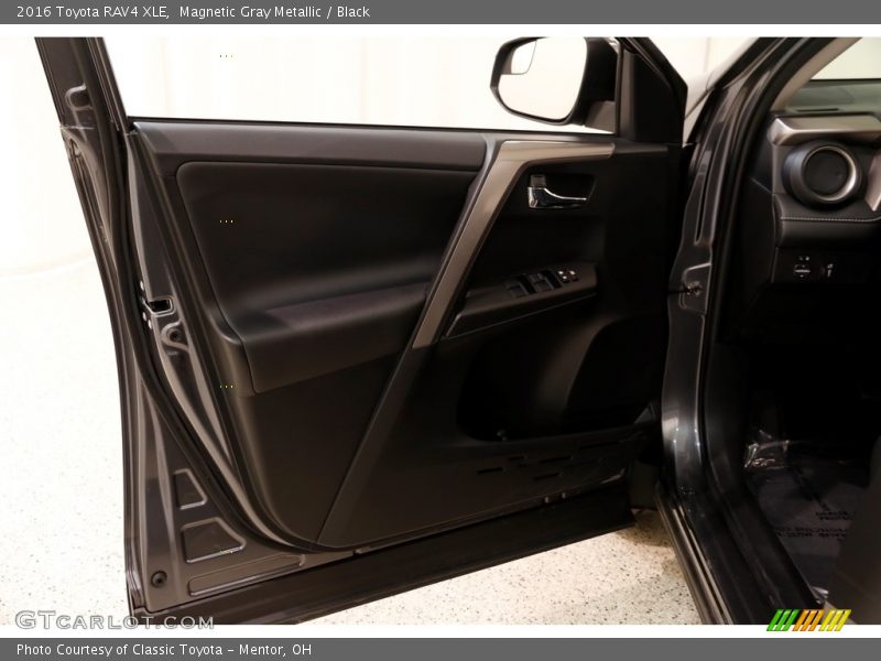 Magnetic Gray Metallic / Black 2016 Toyota RAV4 XLE