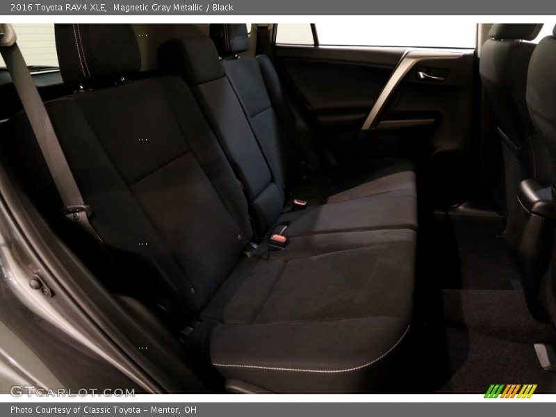 Magnetic Gray Metallic / Black 2016 Toyota RAV4 XLE