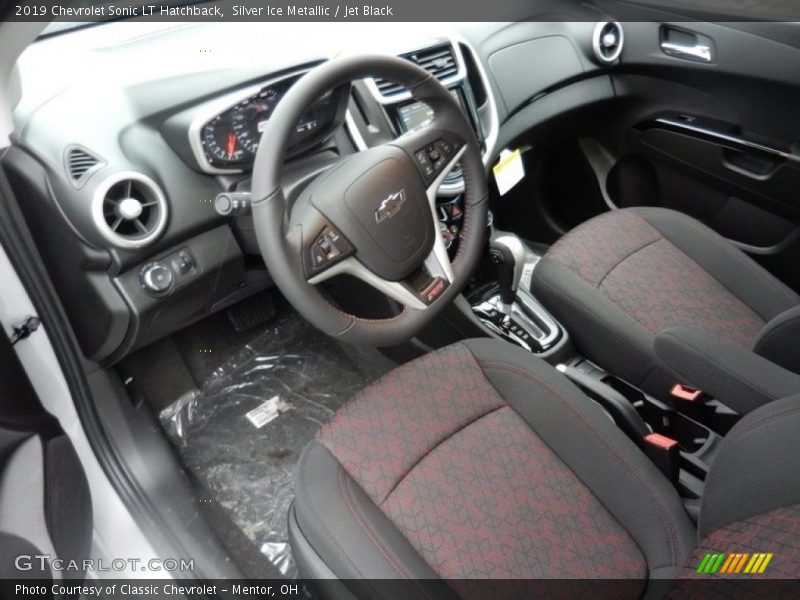 Silver Ice Metallic / Jet Black 2019 Chevrolet Sonic LT Hatchback