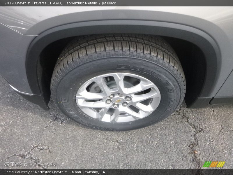 Pepperdust Metallic / Jet Black 2019 Chevrolet Traverse LT AWD