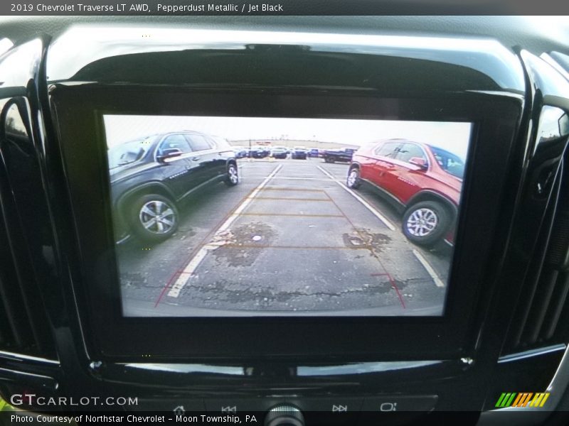 Pepperdust Metallic / Jet Black 2019 Chevrolet Traverse LT AWD