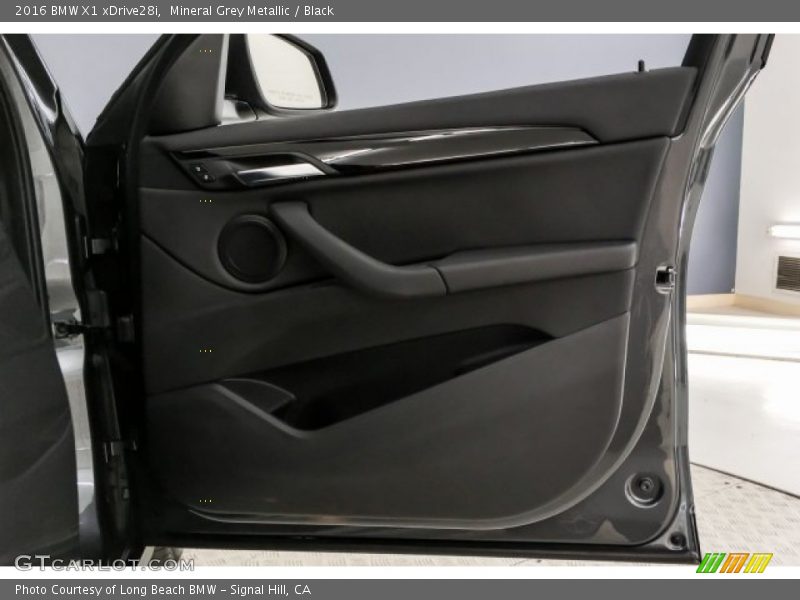 Mineral Grey Metallic / Black 2016 BMW X1 xDrive28i