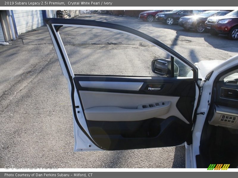 Crystal White Pearl / Ivory 2019 Subaru Legacy 2.5i Premium