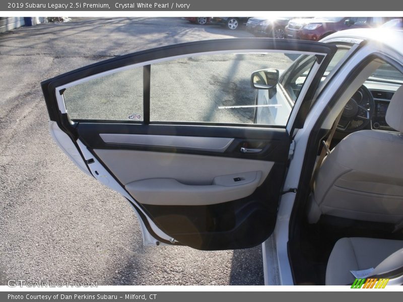 Crystal White Pearl / Ivory 2019 Subaru Legacy 2.5i Premium
