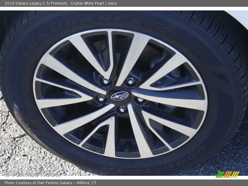 Crystal White Pearl / Ivory 2019 Subaru Legacy 2.5i Premium