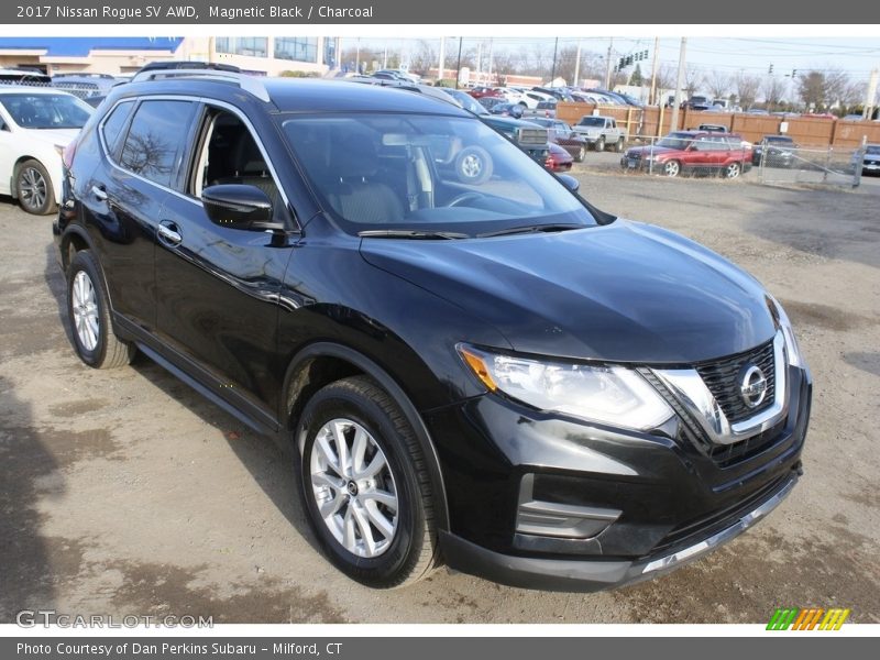 Magnetic Black / Charcoal 2017 Nissan Rogue SV AWD
