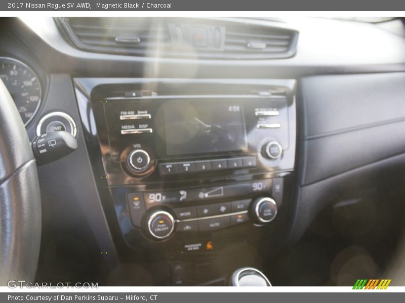 Magnetic Black / Charcoal 2017 Nissan Rogue SV AWD
