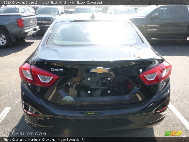 Mosaic Black Metallic / Jet Black/­Galvanized 2019 Chevrolet Cruze LS