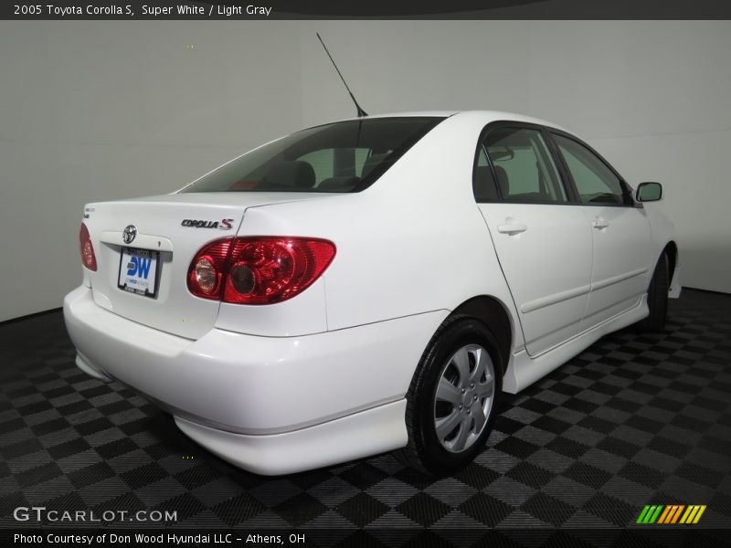 Super White / Light Gray 2005 Toyota Corolla S