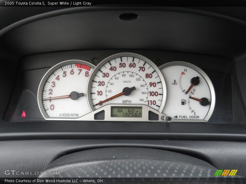 Super White / Light Gray 2005 Toyota Corolla S