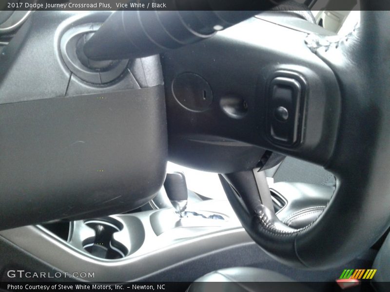 Vice White / Black 2017 Dodge Journey Crossroad Plus