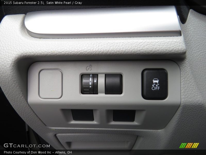 Satin White Pearl / Gray 2015 Subaru Forester 2.5i
