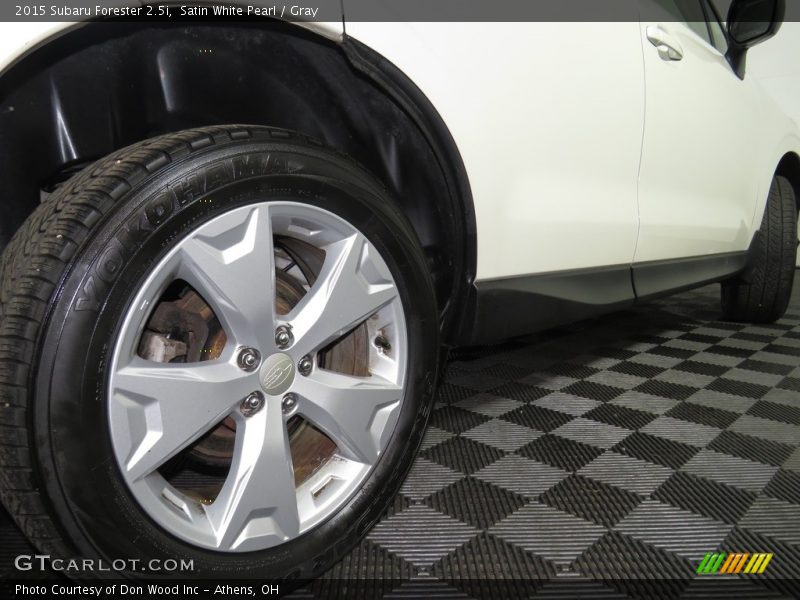 Satin White Pearl / Gray 2015 Subaru Forester 2.5i