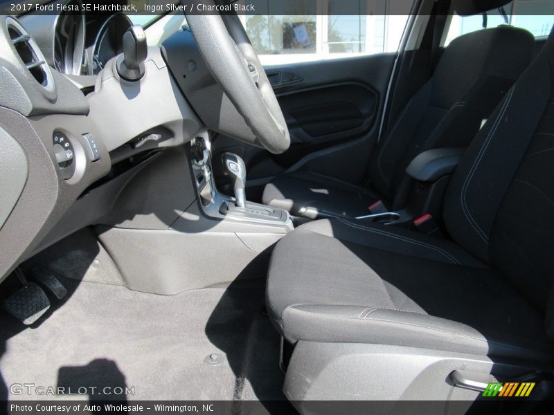 Ingot Silver / Charcoal Black 2017 Ford Fiesta SE Hatchback
