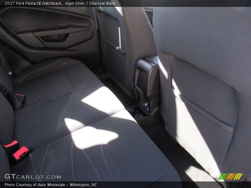 Ingot Silver / Charcoal Black 2017 Ford Fiesta SE Hatchback