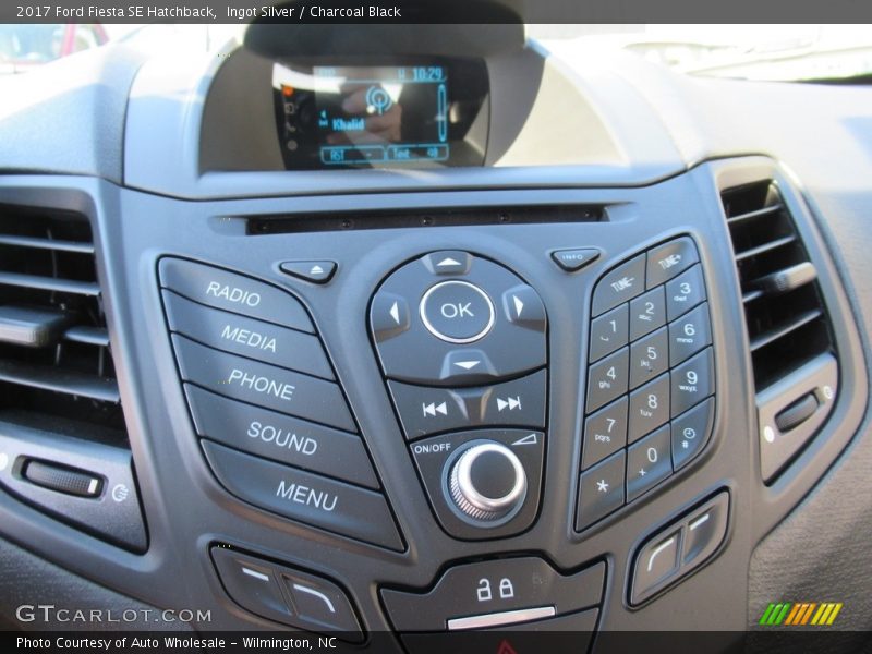 Ingot Silver / Charcoal Black 2017 Ford Fiesta SE Hatchback