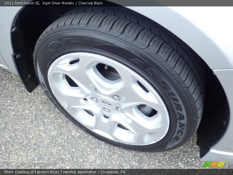 Ingot Silver Metallic / Charcoal Black 2011 Ford Fusion SE