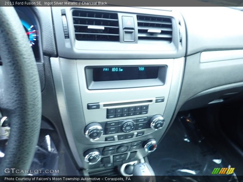 Ingot Silver Metallic / Charcoal Black 2011 Ford Fusion SE