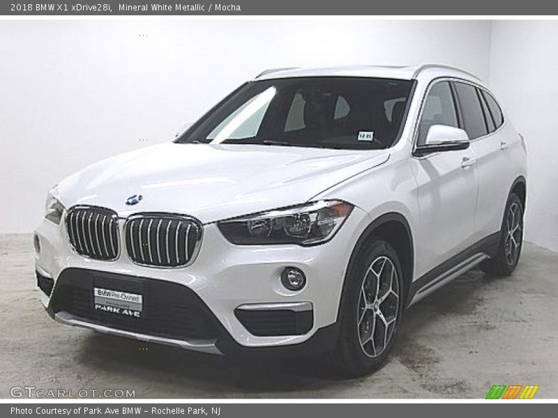 Mineral White Metallic / Mocha 2018 BMW X1 xDrive28i