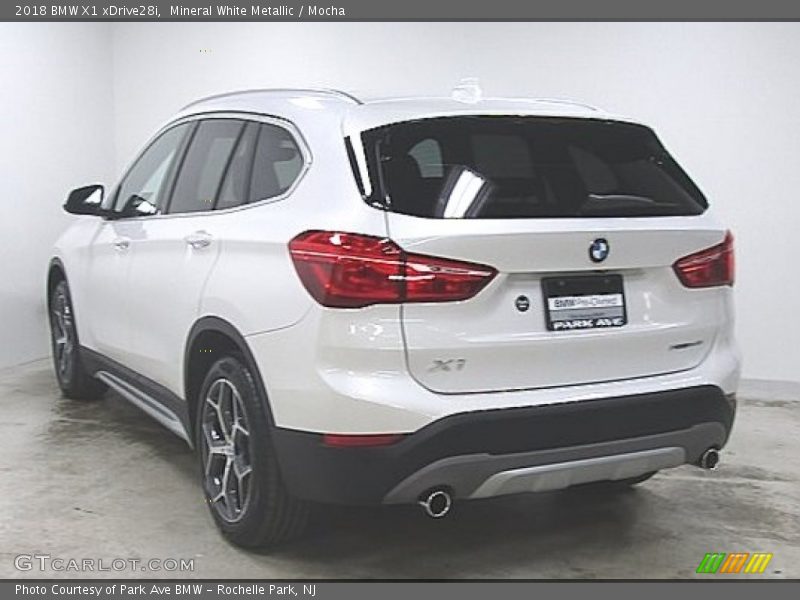 Mineral White Metallic / Mocha 2018 BMW X1 xDrive28i