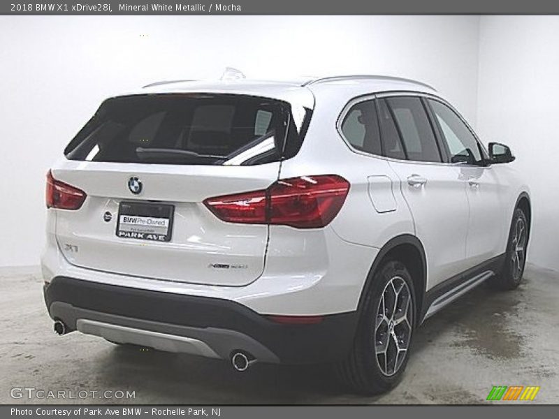 Mineral White Metallic / Mocha 2018 BMW X1 xDrive28i