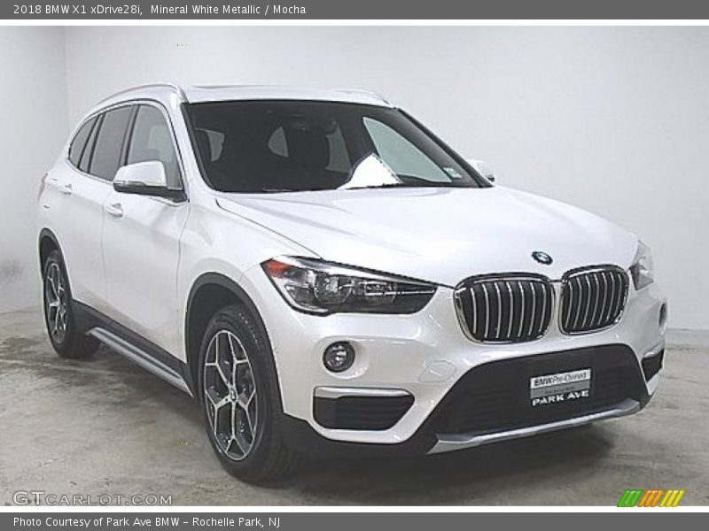 Mineral White Metallic / Mocha 2018 BMW X1 xDrive28i
