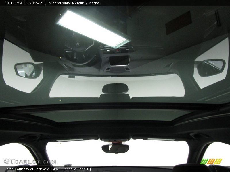 Mineral White Metallic / Mocha 2018 BMW X1 xDrive28i