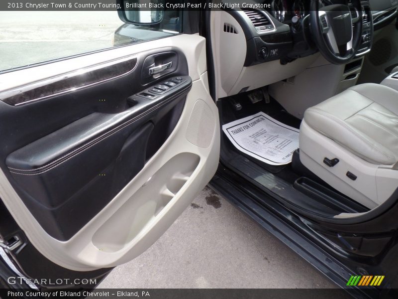 Brilliant Black Crystal Pearl / Black/Light Graystone 2013 Chrysler Town & Country Touring