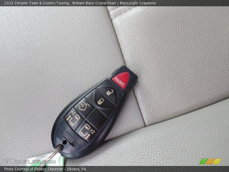 Brilliant Black Crystal Pearl / Black/Light Graystone 2013 Chrysler Town & Country Touring