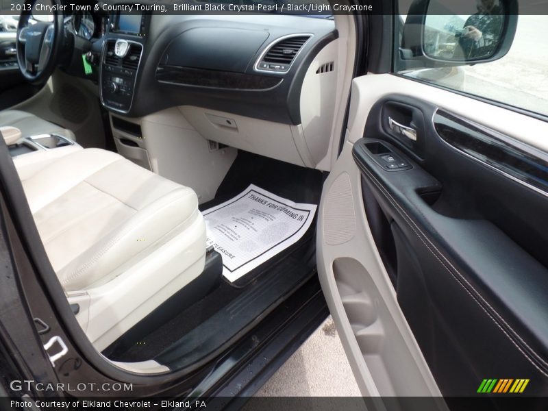 Brilliant Black Crystal Pearl / Black/Light Graystone 2013 Chrysler Town & Country Touring