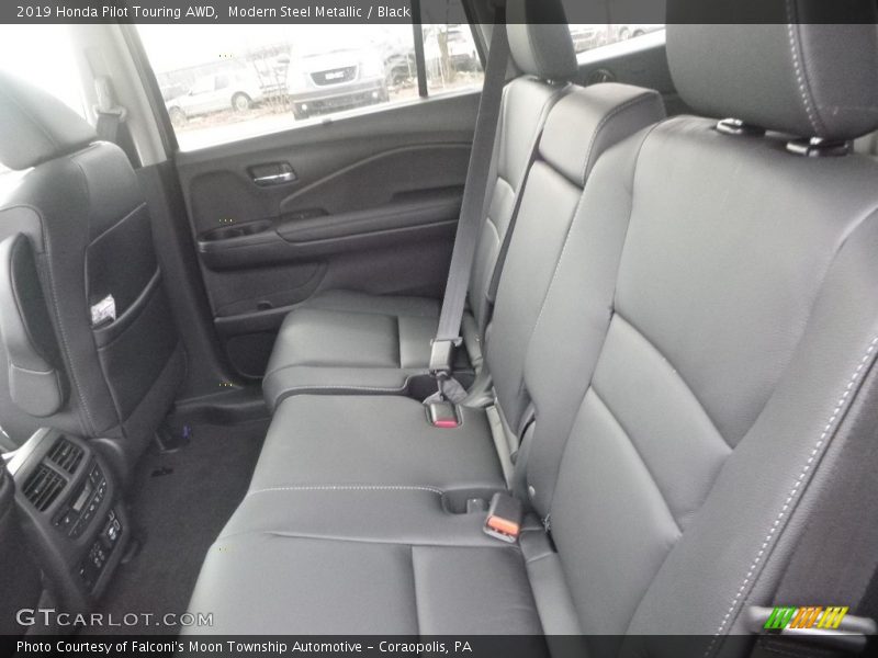 Modern Steel Metallic / Black 2019 Honda Pilot Touring AWD