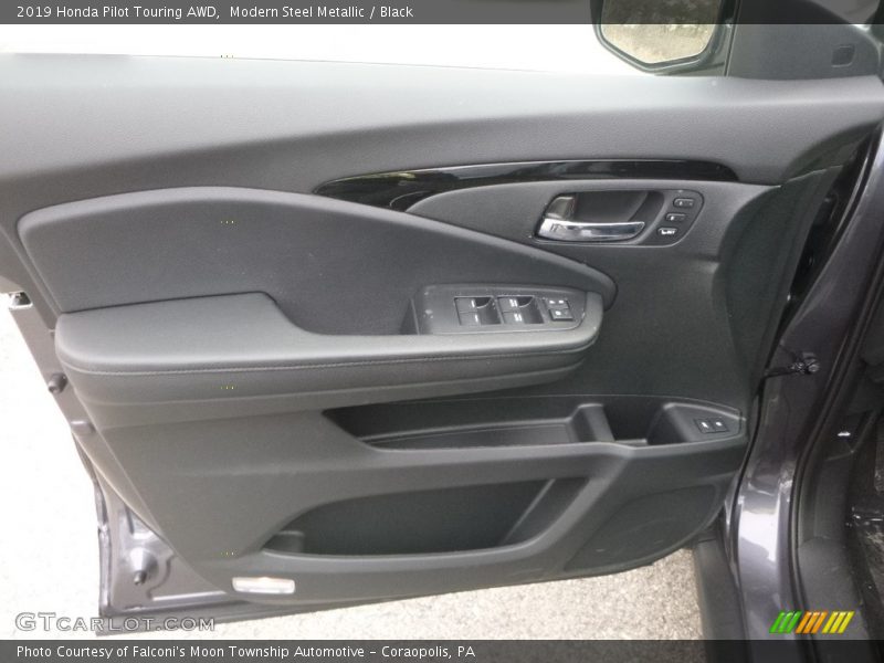Modern Steel Metallic / Black 2019 Honda Pilot Touring AWD