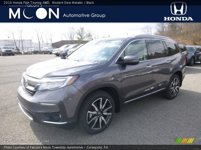 Modern Steel Metallic / Black 2019 Honda Pilot Touring AWD