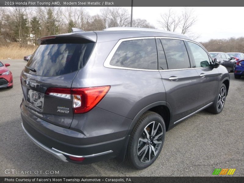 Modern Steel Metallic / Black 2019 Honda Pilot Touring AWD