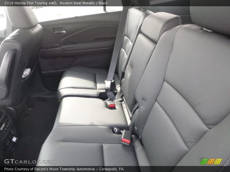 Modern Steel Metallic / Black 2019 Honda Pilot Touring AWD