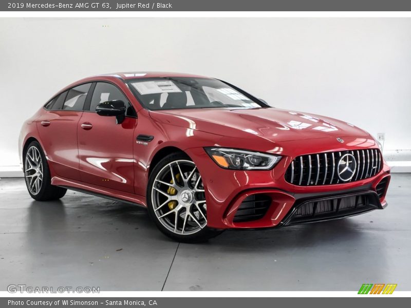 Front 3/4 View of 2019 AMG GT 63