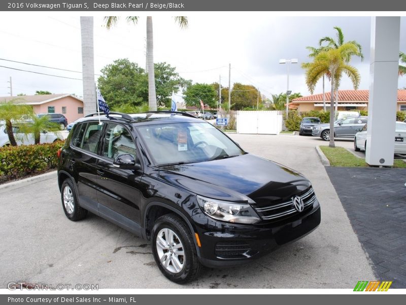 Deep Black Pearl / Beige/Black 2016 Volkswagen Tiguan S