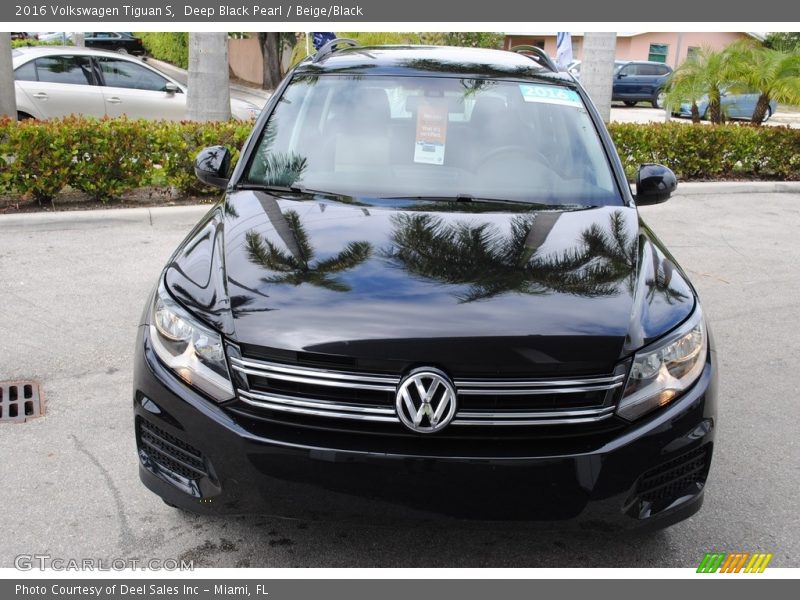 Deep Black Pearl / Beige/Black 2016 Volkswagen Tiguan S