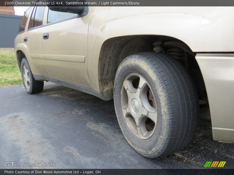 Sandstone Metallic / Light Cashmere/Ebony 2006 Chevrolet TrailBlazer LS 4x4