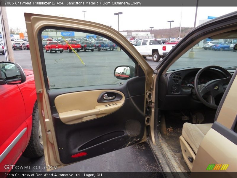 Sandstone Metallic / Light Cashmere/Ebony 2006 Chevrolet TrailBlazer LS 4x4