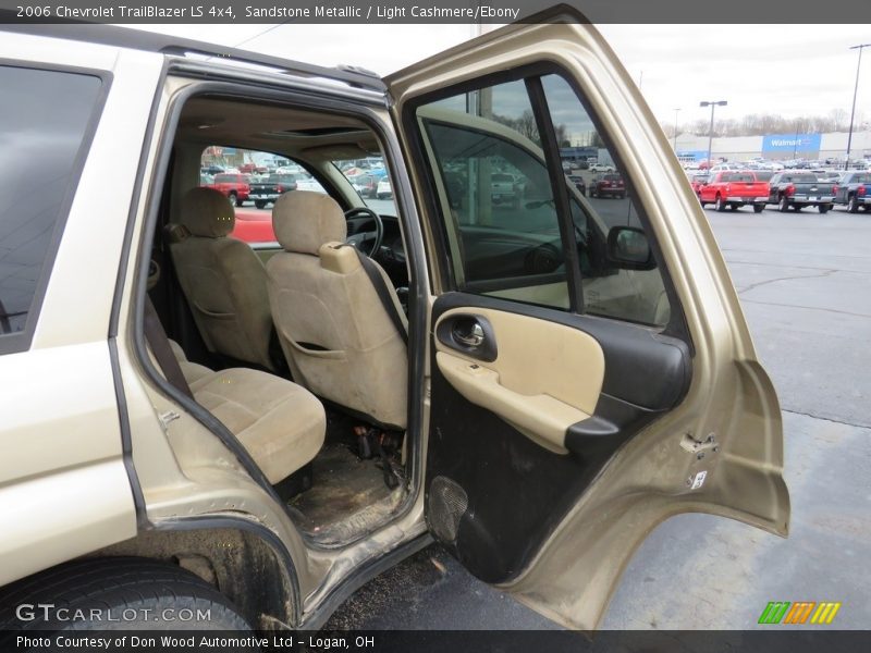 Sandstone Metallic / Light Cashmere/Ebony 2006 Chevrolet TrailBlazer LS 4x4