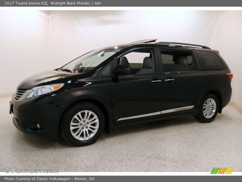 Midnight Black Metallic / Ash 2017 Toyota Sienna XLE