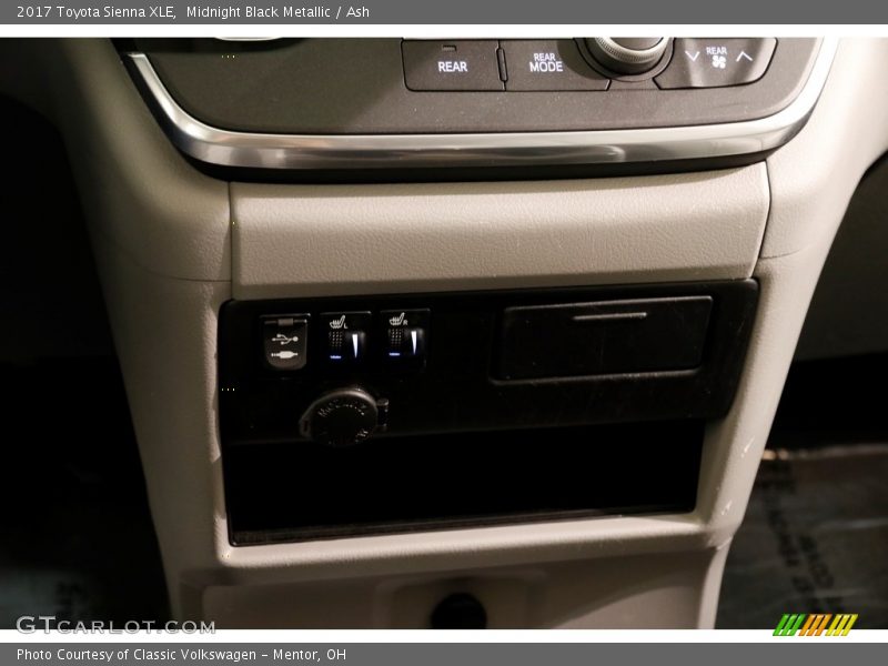 Midnight Black Metallic / Ash 2017 Toyota Sienna XLE