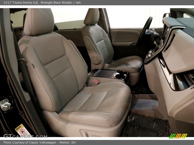 Midnight Black Metallic / Ash 2017 Toyota Sienna XLE