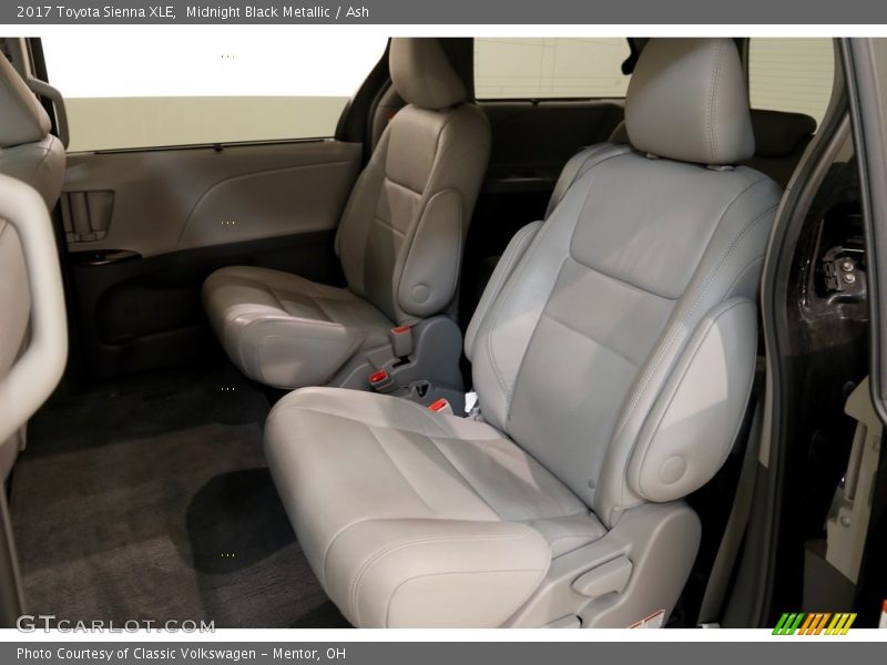 Midnight Black Metallic / Ash 2017 Toyota Sienna XLE
