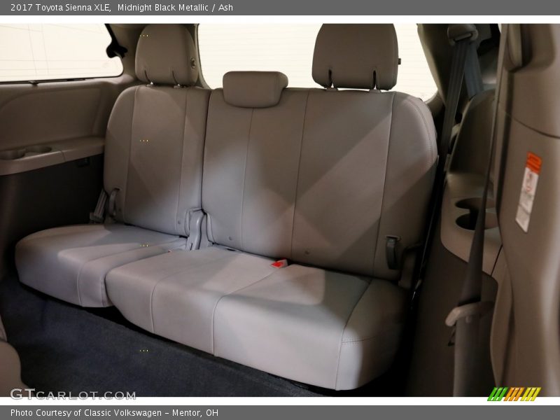 Midnight Black Metallic / Ash 2017 Toyota Sienna XLE