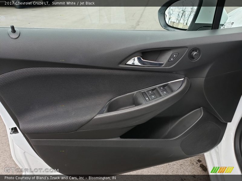 Summit White / Jet Black 2017 Chevrolet Cruze LT