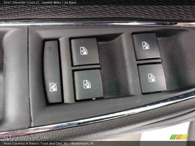 Summit White / Jet Black 2017 Chevrolet Cruze LT