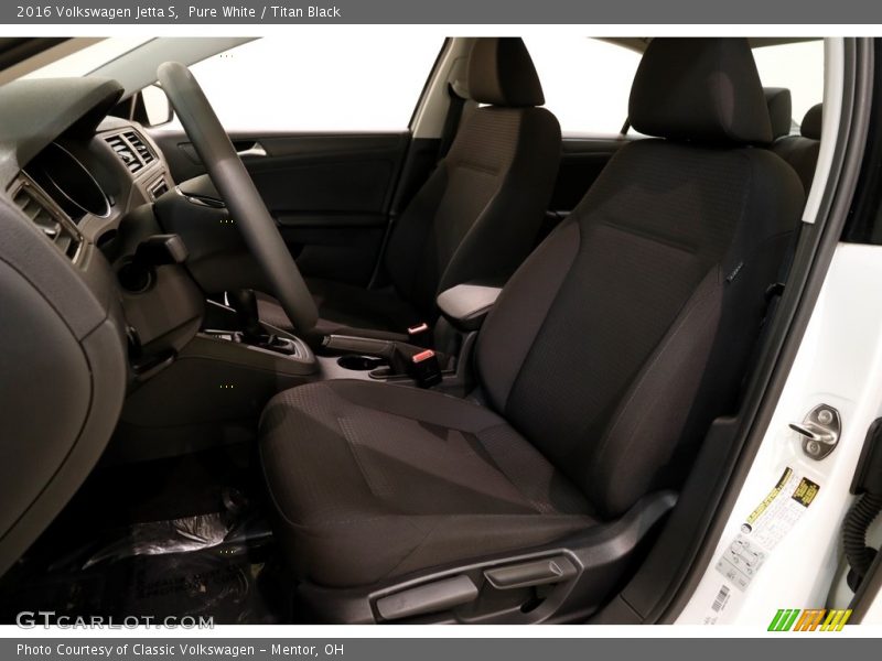 Pure White / Titan Black 2016 Volkswagen Jetta S